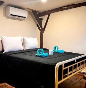 Deluxe Double Room with Side Sea View