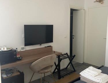 Studio with Balcony
