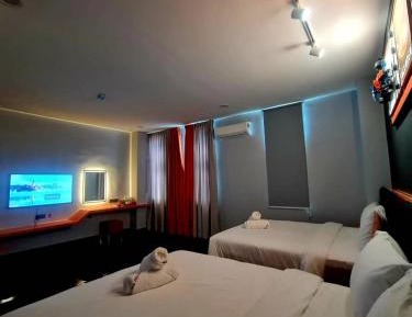 Deluxe Queen Room