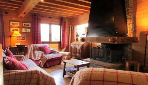 Chalet (10 Adults)