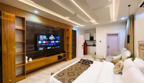 Deluxe King Studio