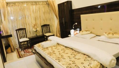 Deluxe King Room
