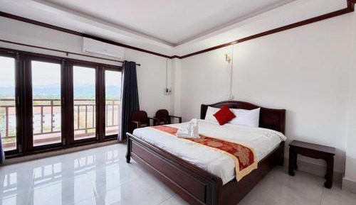 Queen Room with Balcony