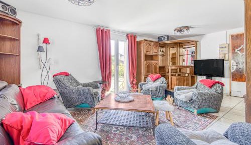 Three-Bedroom Superior Apartment