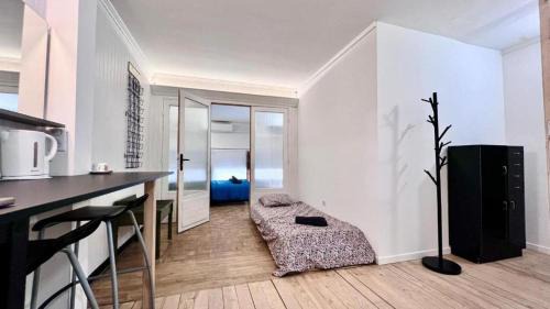 Mixed Dormitory Room