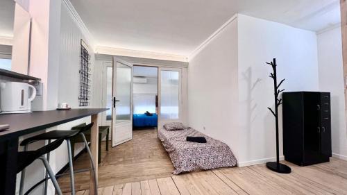 Mixed Dormitory Room