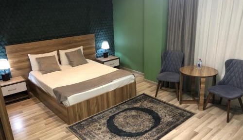 Deluxe King Room
