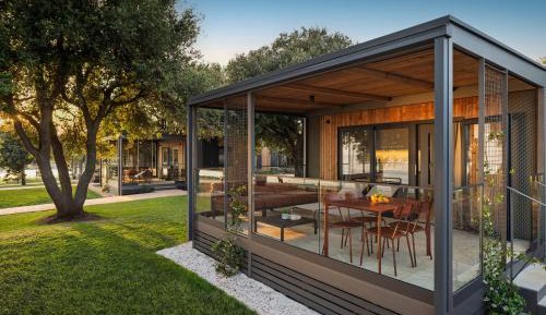 Mobile Home Premium Couple