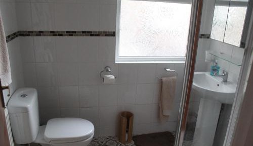 Twin Room with Private Bathroom