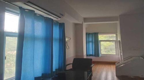 Room #1474120503