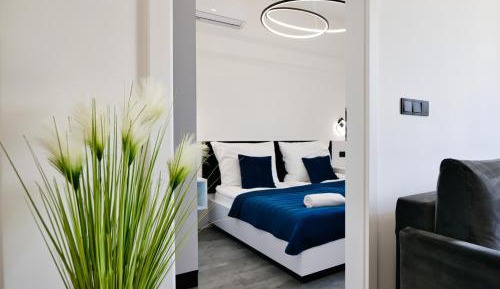 One-Bedroom Apartment with Terrace