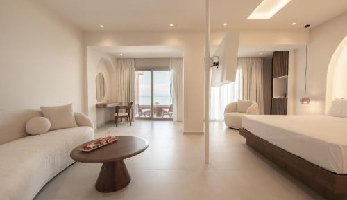 Deluxe Suite with Sea View