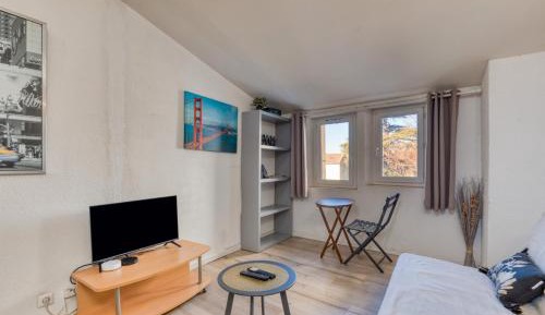 Superior One-Bedroom Apartment