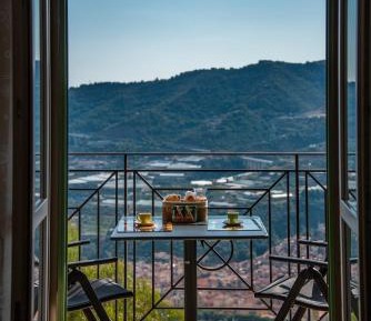 One-Bedroom Apartment with Balcony