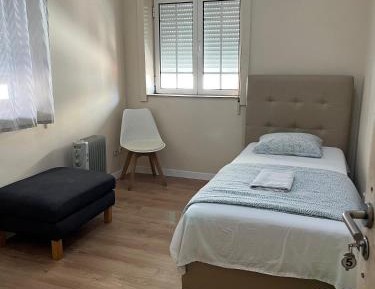 Single Room with Shared Toilet