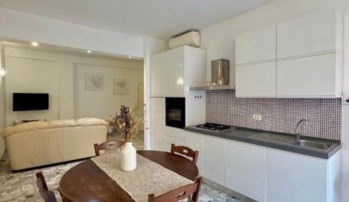 Three-Bedroom Apartment with Balcony