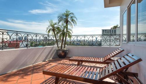 Penthouse Suite with Terrace