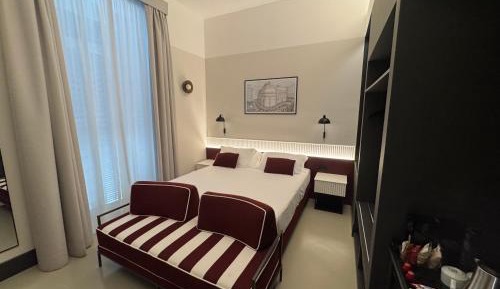 Standard Queen Room