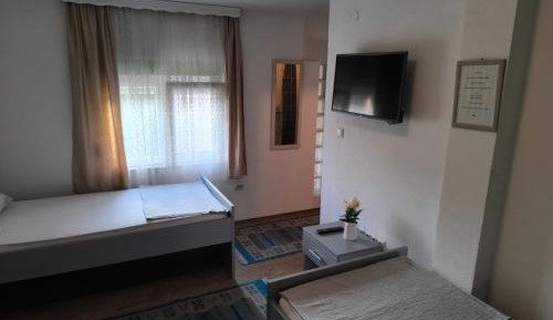 Triple Room with Private Bathroom