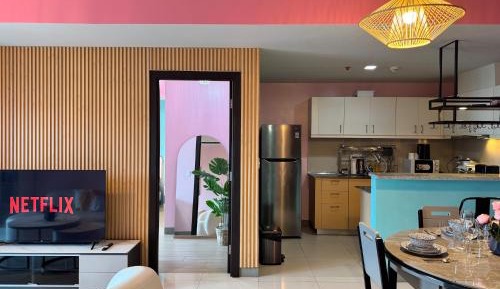 Four-Bedroom Apartment with Balcony 