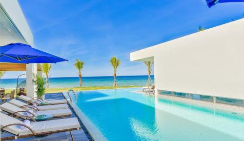 Luxury Villa Beach Front