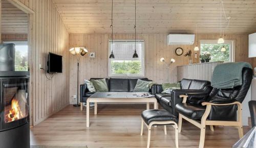 Four-Bedroom Holiday Home