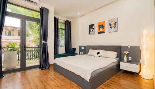 Apartment with Balcony