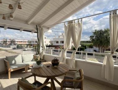 Family Room with Garden View