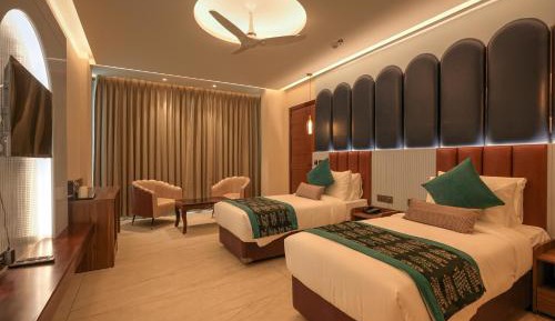 Superior Twin Room with City View