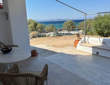 One-Bedroom Apartment with Sea View