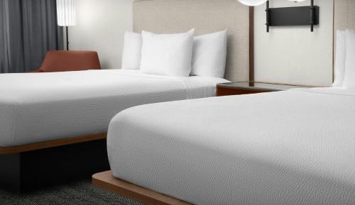 Queen Room with Two Queen Beds and Roll-in Shower - Mobility Accessible