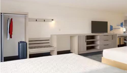King Studio Suite with Tub - Mobility/Hearing Accessible