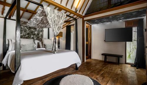 Deluxe Bungalow with Garden View