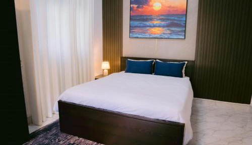 Queen Room with Pool View