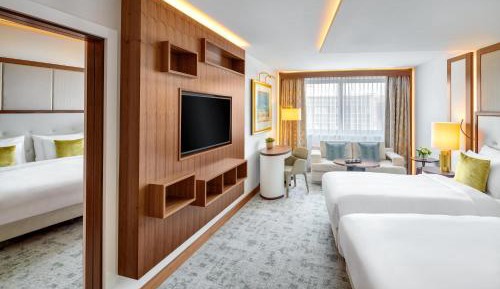 Corvinus Fashion Street View Room
