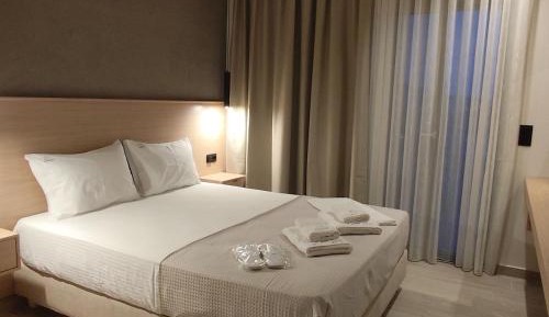Two-Bedroom Deluxe Apartment with Balcony