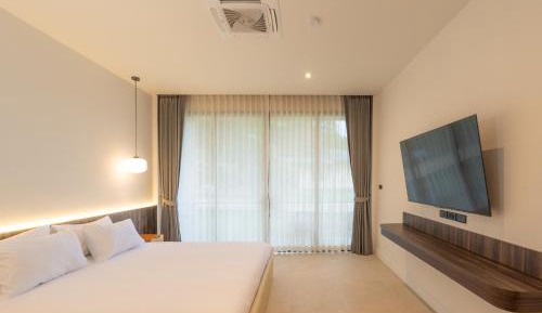 One-Bedroom Apartment with Garden View