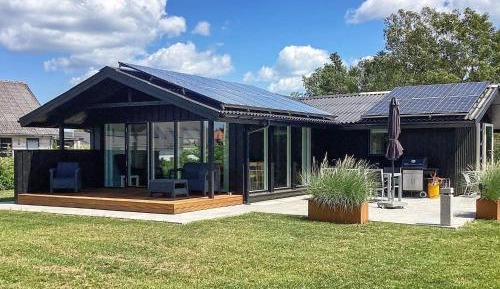 Three-Bedroom Holiday Home 