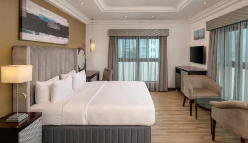 Queen Guest Room