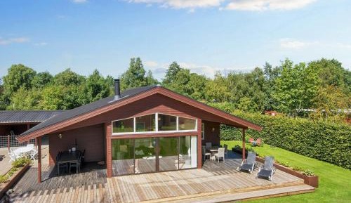 Four-Bedroom Holiday Home