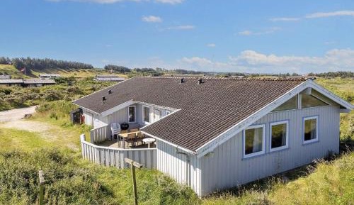 Five-Bedroom Holiday Home