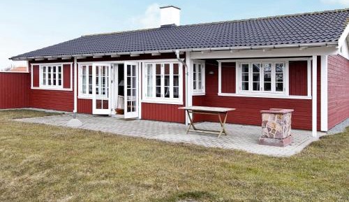 Four-Bedroom Holiday Home