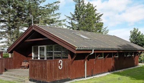 Three-Bedroom Holiday Home 