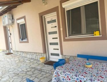 One-Bedroom Apartment with Terrace