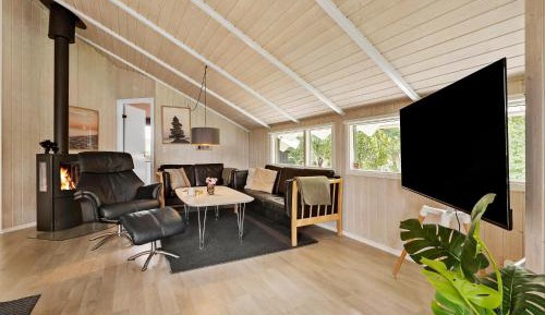 Three-Bedroom Holiday Home 