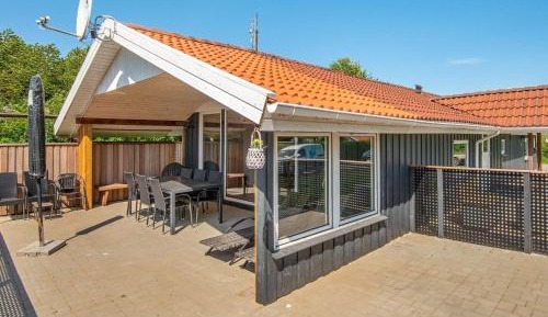 Four-Bedroom Holiday Home