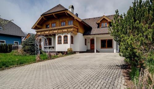 Seven-Bedroom Holiday Home