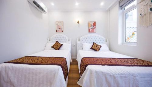 Quadruple Room with Private Bathroom