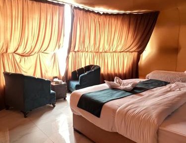 Luxury Triple Room