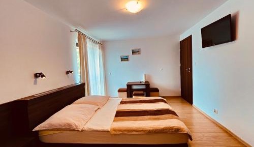 Triple Room with Private Bathroom